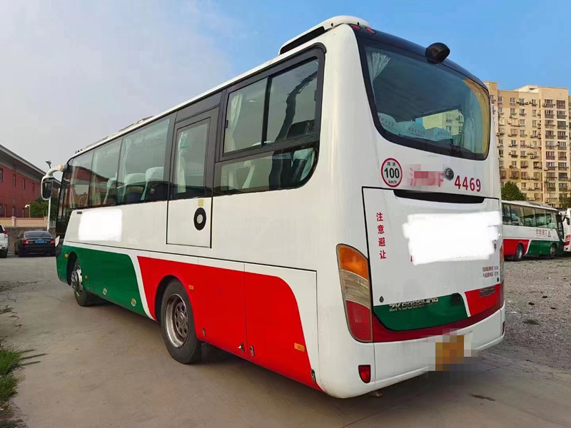 2015 سنة 37 مقاعد مستعملة Yutong Bus ZK6888 Coach Bus Diesel Engines للنقل