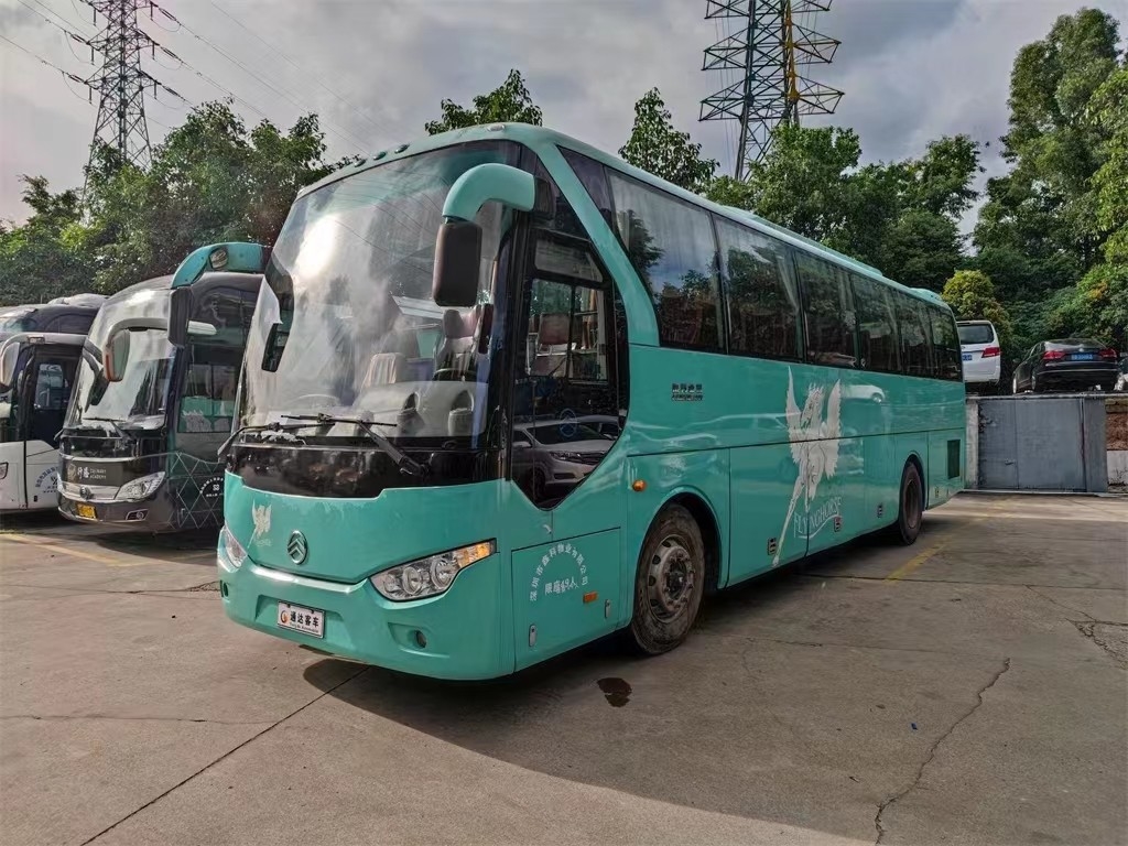 2015 سنة 49 مقعدًا تستخدم Golden Dragon Bus XML6113 مستعمل LHD مع فاخر من الداخل