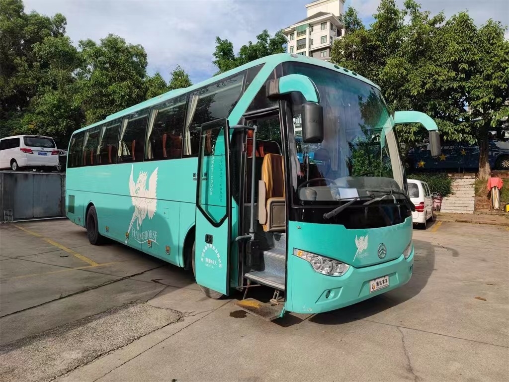 2015 سنة 49 مقعدًا تستخدم Golden Dragon Bus XML6113 مستعمل LHD مع فاخر من الداخل