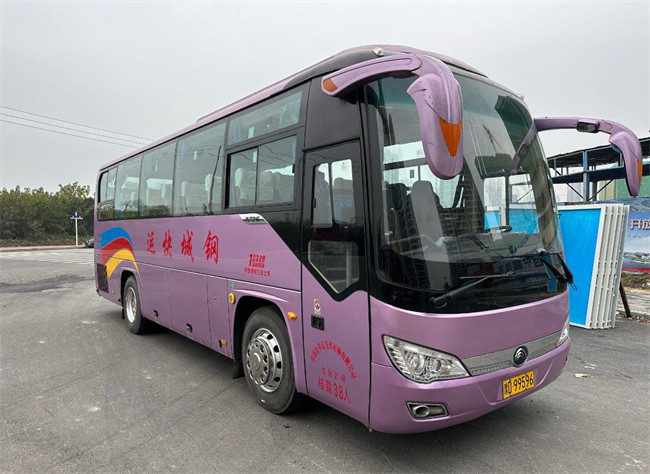 Zk6906H5Y مستعملة حافلة Yutong محرك ديزل مستعمل 38 مقعدًا في حالة جيدة