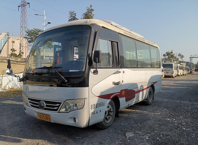 6 مقاعد مستعملة Yutong Bus Mini City السفر محرك ديزل اليد اليمنى Rive 132KW
