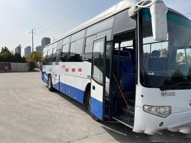 مستعملة حافلة 47 مقعد Kinglong Coach Bus Rhd Lhd Euro 3 ديزل محرك حافلة للبيع