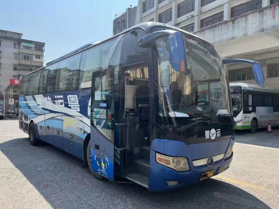 تستخدم الحافلة المكوكية Yutong ZK6110 حافلة الكنيسة 49-51seater الحافلة الخلفية ذات البابين