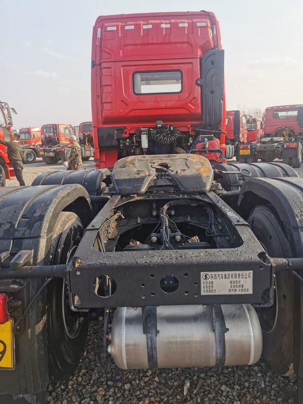 مستعملة شاحنة جرار Shacman X3000 10 wheeler جرار رأس شاحنة للبيع جرار ثقيل