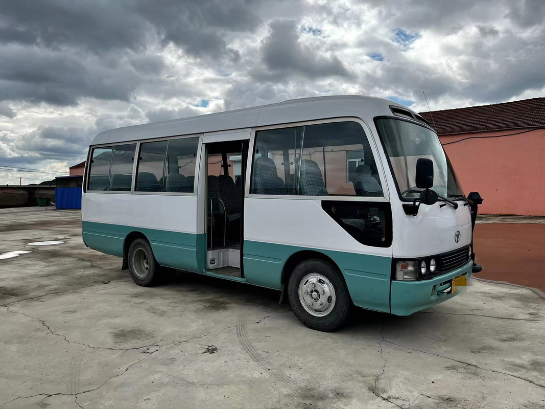 مستعملة Toyota Coaster Bus 14B Diesel Engine مستعمل Coaster Bus 6m 26 Seats