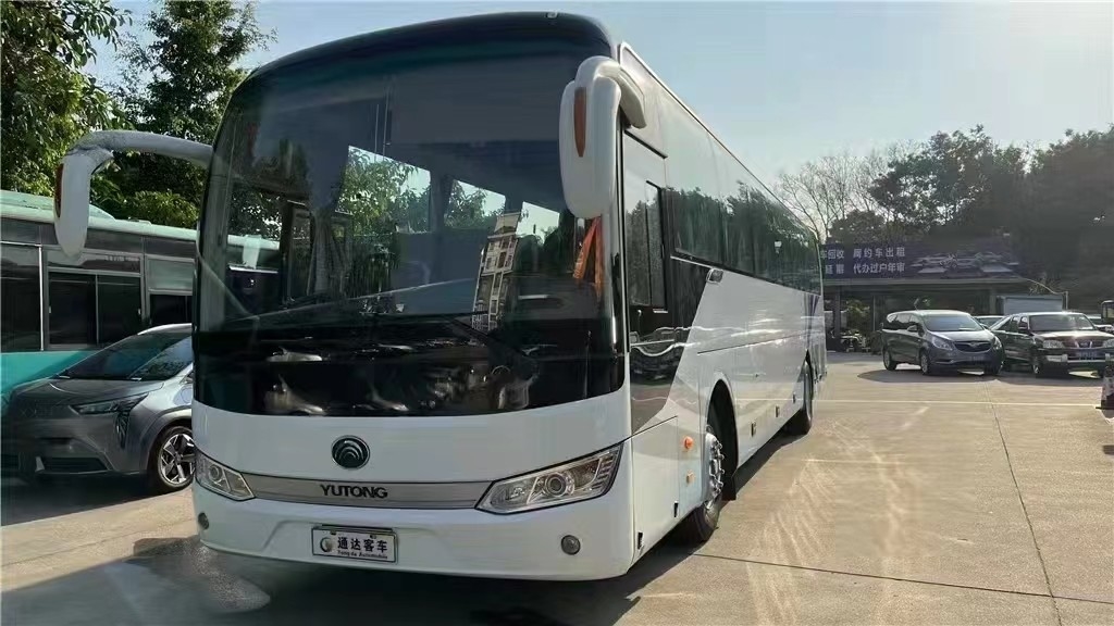 حافلة سفر فاخرة 2017 سنة 55seat Yutong Bus Zk6125HQ مستعملة باص للبيع