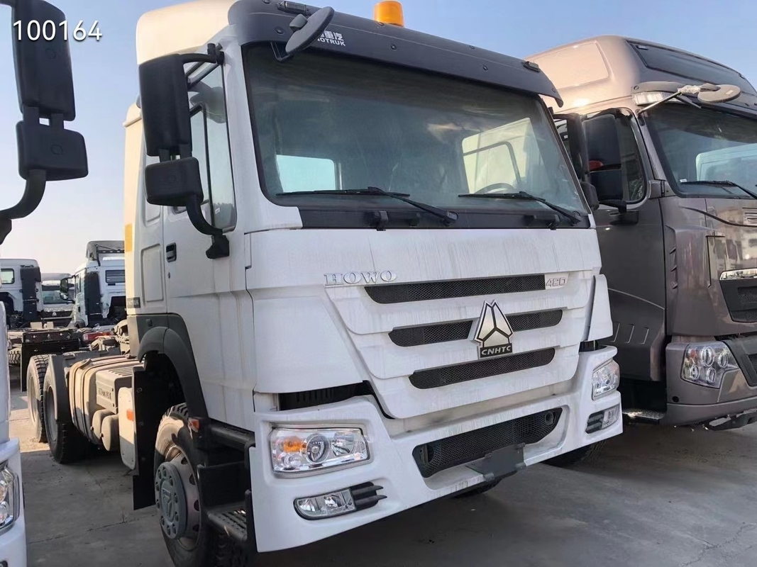 مستعملة Howo Trucks 6 * 4 371hp Left Steering Used Tractor Units Sino Truck