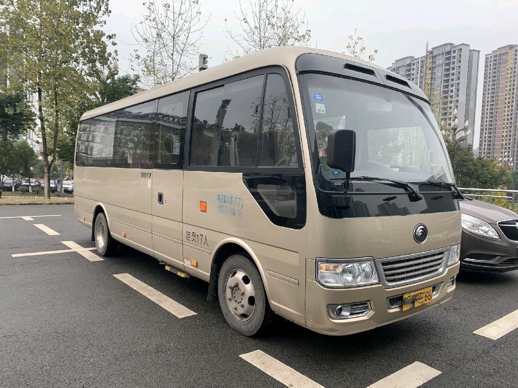 حافلة بمحرك ديزل Yutong T7 17 مقعدًا ناقل حركة أوتوماتيكي بنزين 2018 مستعملة 17 مقعدًا