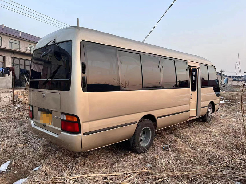 حافلة Toyota Coaster Bus 30 Gasoline Fuel Mini Bus 3RZ Front Engine 2nd Hand Mini Bus