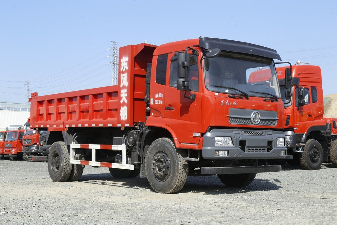 2 شاحنات قلابة يدوية بحالة جيدة 8-10 طن دونغفنغ العلامة التجارية 4x2 الشاحنات الخفيفة 160hp