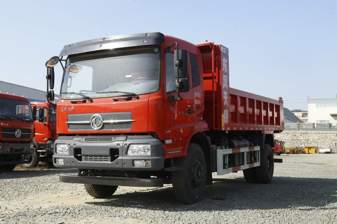 2 شاحنات قلابة يدوية بحالة جيدة 8-10 طن دونغفنغ العلامة التجارية 4x2 الشاحنات الخفيفة 160hp