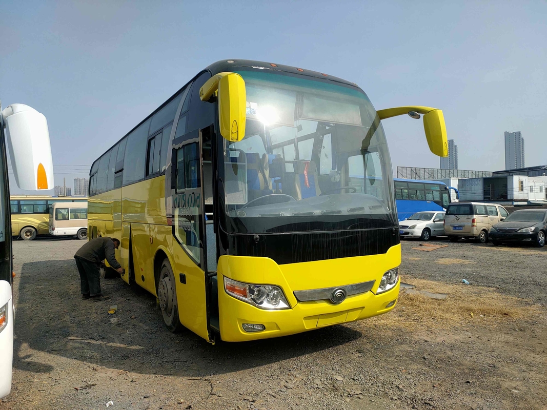 تستخدم حافلة مكوكية Yutong ZK6110 ذات المحرك الخلفي 49 مقعدًا ببابين وسادة هوائية للتعليق