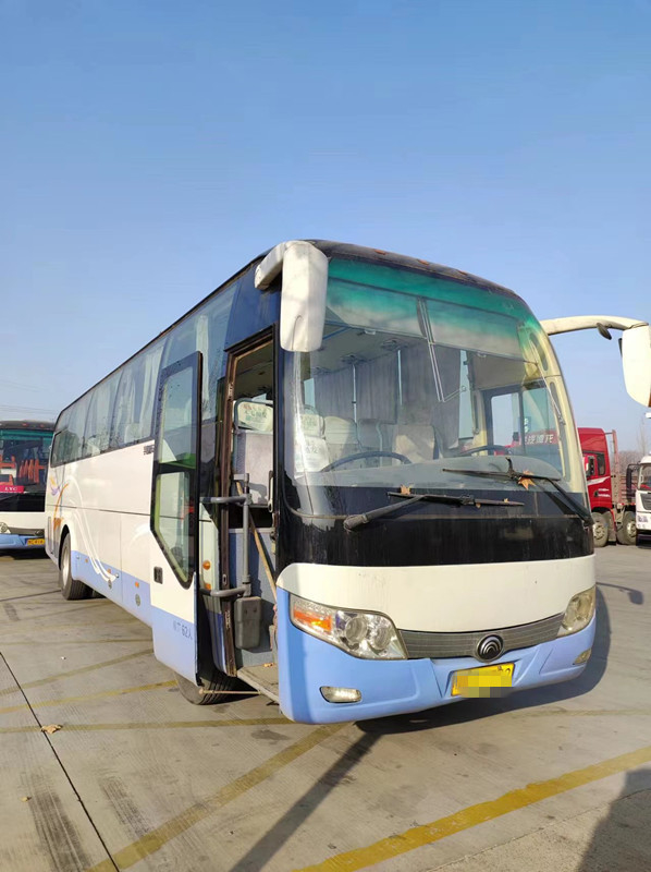 حافلة تجارية مستعملة 2014 Year Yutong Bus ZK6110 60 Seats RHD Used Travel Bus