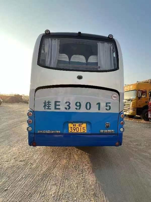 حافلة فاخرة مستعملة 2014 سنة Yutong Zk6120 حافلة ركاب مستعملة 55 Seater Bus LHD