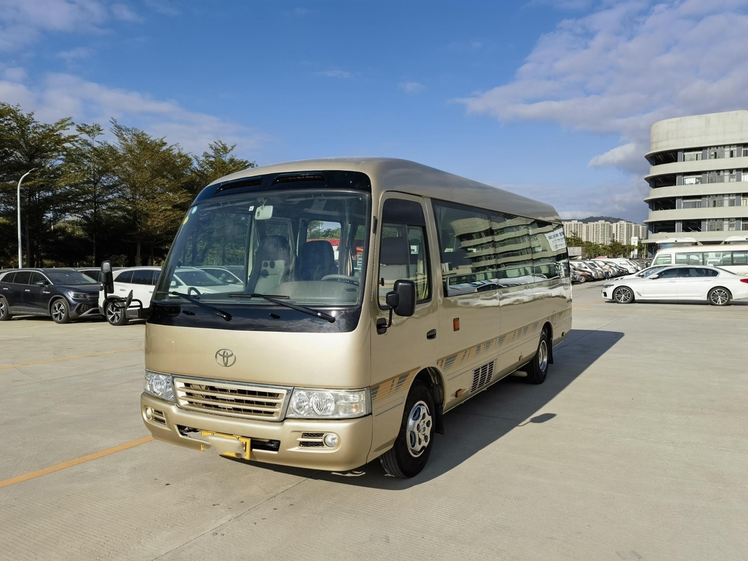 مستعملة تويوتا اليابان مستعملة Coaster Bus Manual Gear 2010 Year Luxurious With 20 Seats