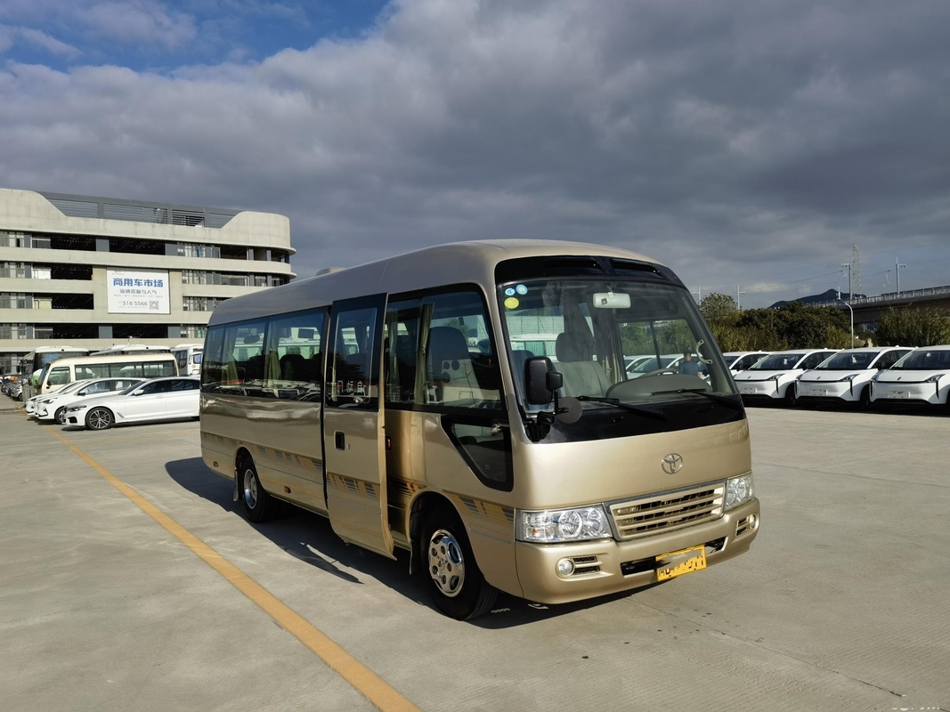 مستعملة تويوتا اليابان مستعملة Coaster Bus Manual Gear 2010 Year Luxurious With 20 Seats
