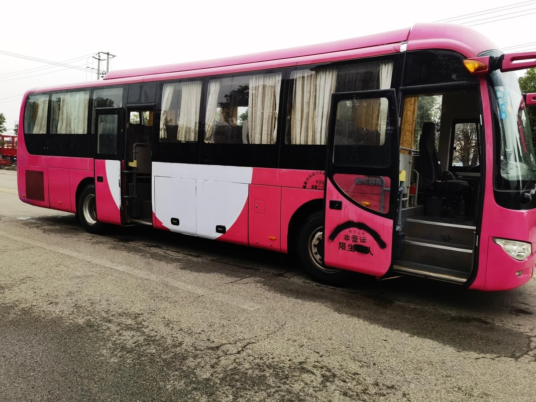 الحافلة مستعملة Kinglong حافلة مستعملة XMQ6110ACD4D 56 مقعدًا 2 + 3 تخطيط باب الركاب الأوسط