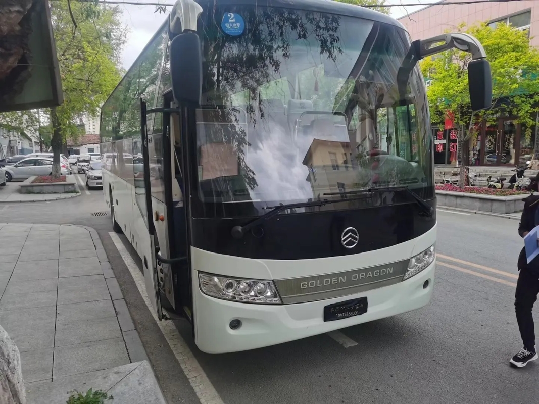 تستخدم الحافلة السياحية Golden Dragon Bus XML6113J68 49seats Double Doors Yuchai Engine