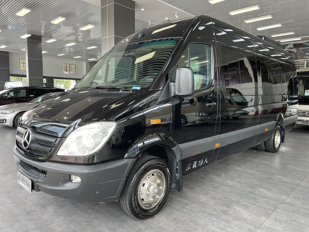 الحافلات الفاخرة المستعملة Benz Commercial Mini Bus 19 Seats Front Engine Daimler Engine EURO V