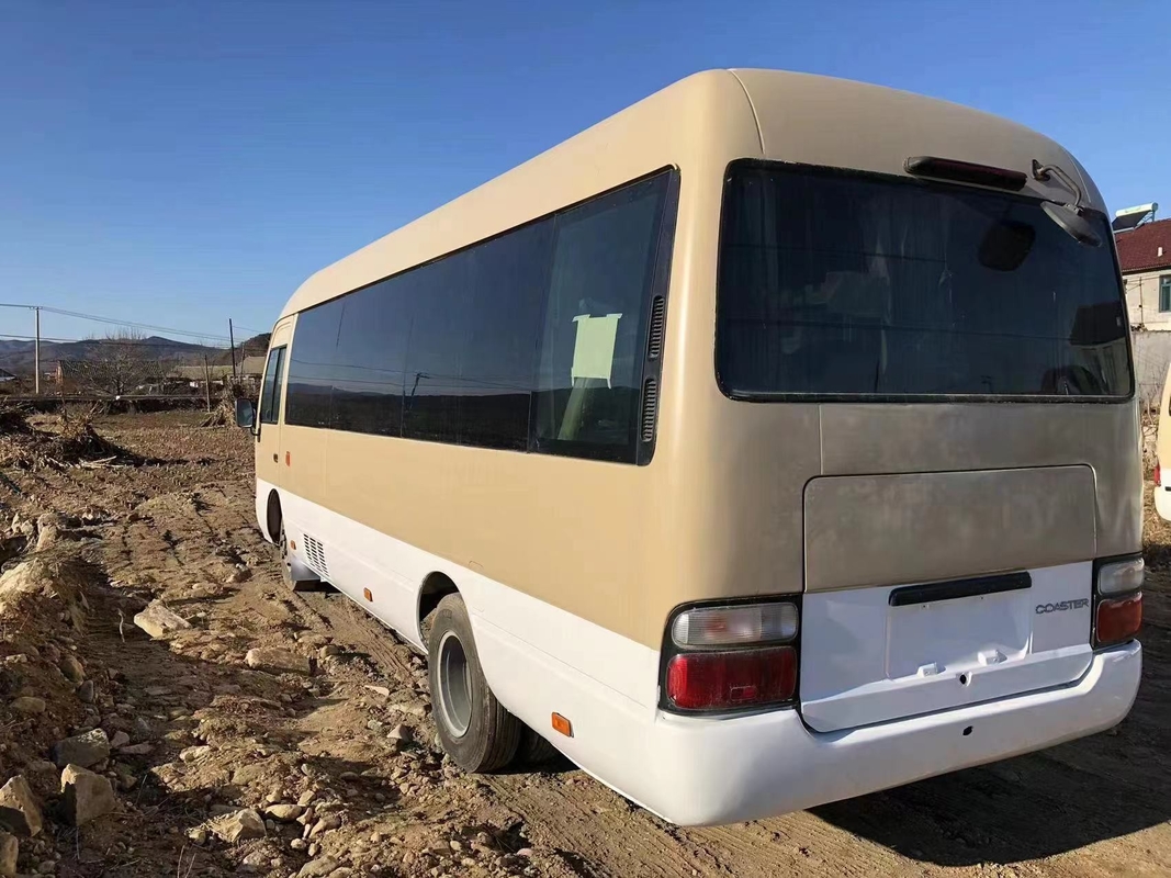 تويوتا كوستر حافلة مستعملة 29 مقعدًا محرك ديزل 100KW باب أمامي قابل للطي SCT6703