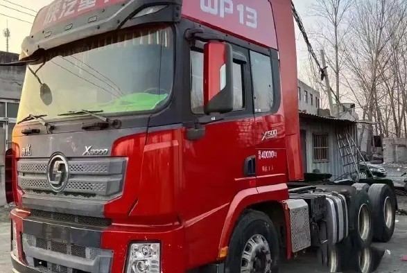 مستعملة جرار مقطورات كابينة عالية السقف Weichai Engine 500hp 6 × 4 شاحنة جرار SHACMAN D'LONG X3000