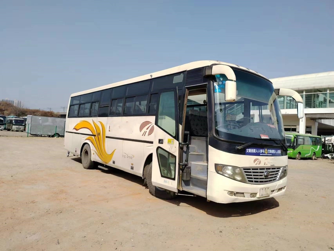 الحافلات المستعملة ذات الأبواب المزدوجة والنوافذ المنزلقة 45 مقعدًا من جهة ثانية Young Tong Bus ZK6106D