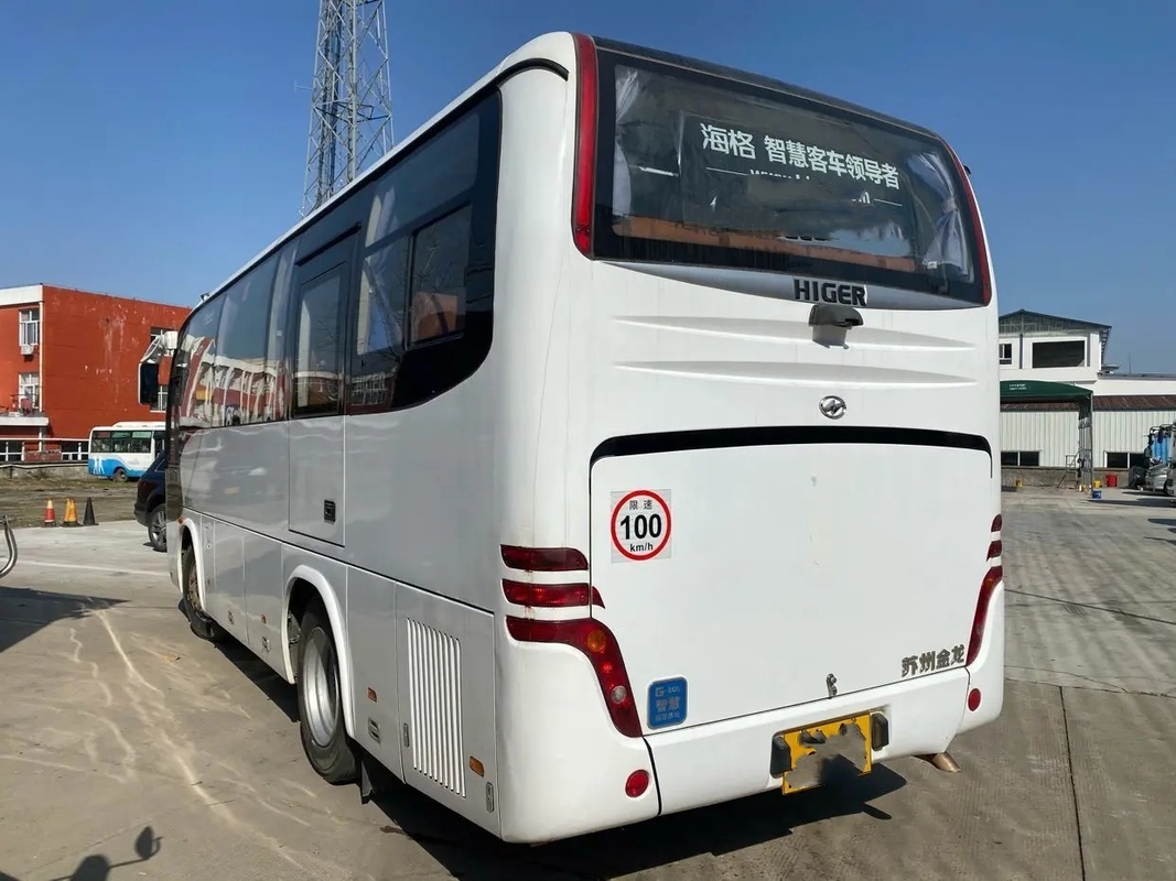 حافلات فاخرة مستعملة 32 مقعدًا مستعملة Higer Coach Bus KLQ6796 Yuchai Engine White اللون