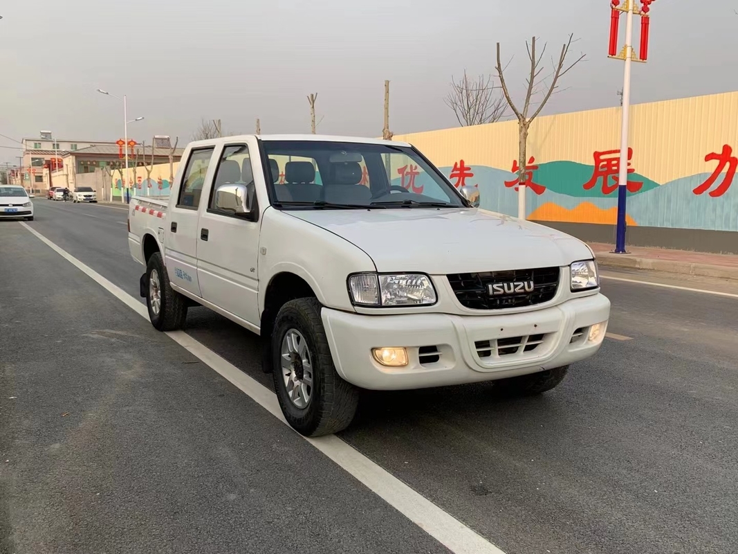 مستعملة شاحنات ايسوزو 4 × 4 سائق وضع محرك ديزل EURO III Emission 5 مقاعد Isuzu Pickup