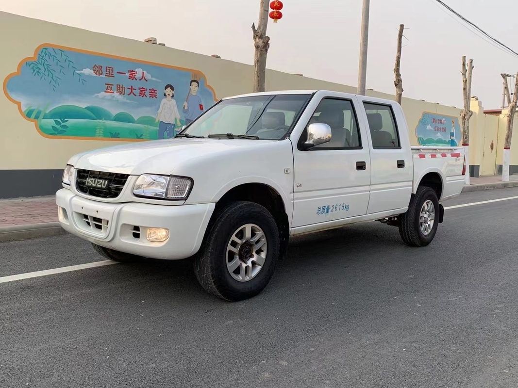 مستعملة شاحنات ايسوزو 4 × 4 سائق وضع محرك ديزل EURO III Emission 5 مقاعد Isuzu Pickup
