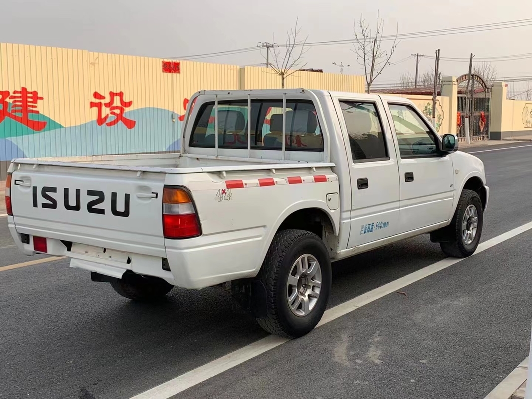 مستعملة شاحنات ايسوزو 4 × 4 سائق وضع محرك ديزل EURO III Emission 5 مقاعد Isuzu Pickup
