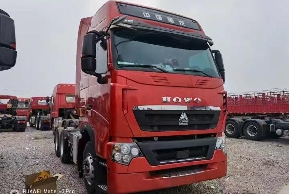 مقطورات اليد الثانية 3 مقاعد 6 × 4 وضع القيادة 460hp HOWO Tractor Trailer أحمر اللون 10 إطارات