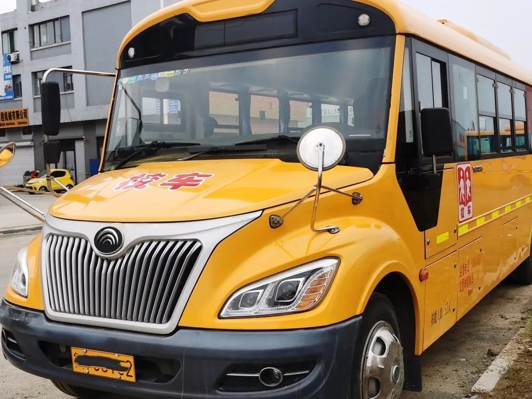 حافلة مدرسية مستعملة Weichai Engine 52 مقعدًا 9 أمتار YuTong حافلة مستعملة ZK6935D