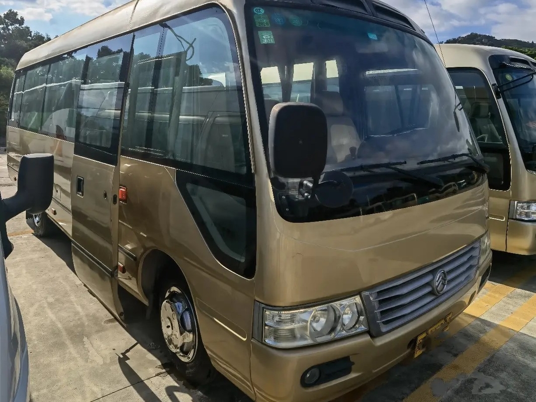 مستعملة محرك أمامي للحافلات التجارية 28 مقعدًا باب متأرجح خارجي Golden Dragon Bus XML6729