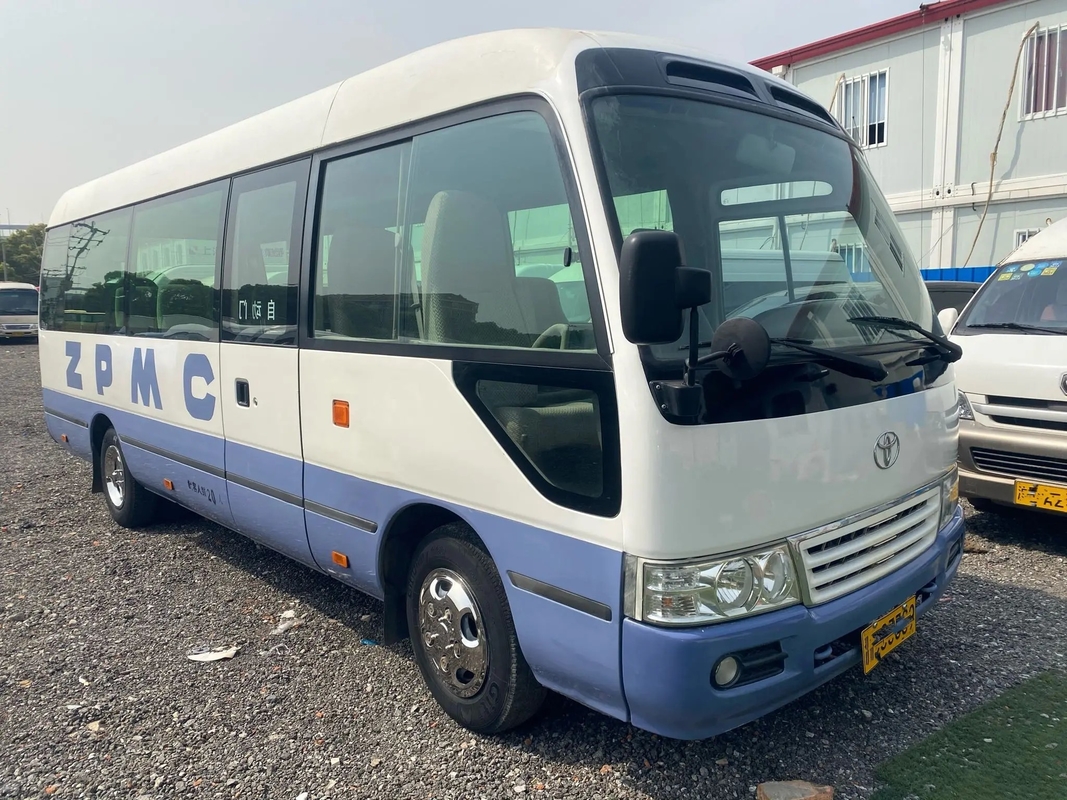 Toyota Van مستعمل SCT6702TR باب متأرجح خارجي 20 مقعدًا مستعمل Coaster Oil Engine EURO II