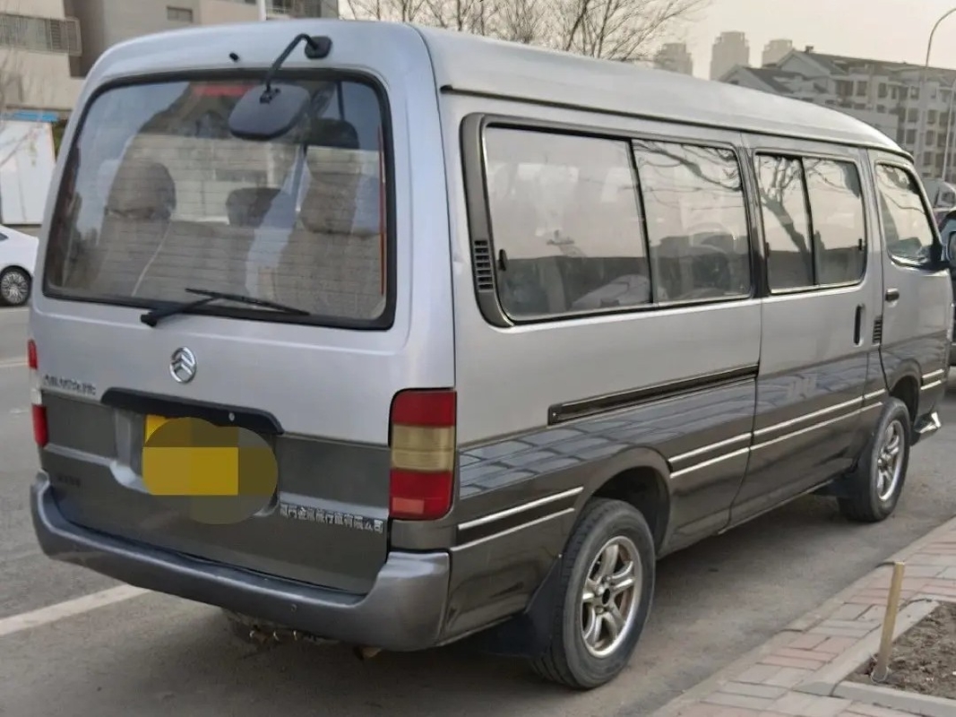 تستخدم Mini Bus Front Engine 14 مقعدًا 5.3 متر جولدن دراجون هايس XML6532 نافذة انزلاقية فضية اللون