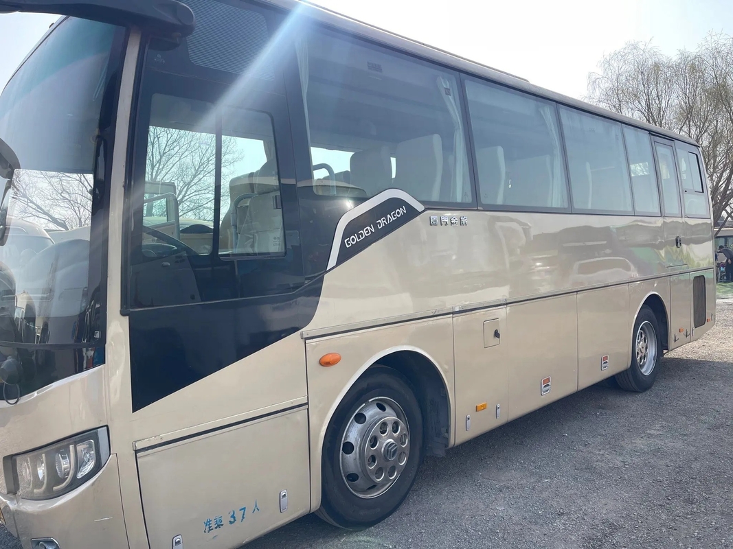 Old Coach Bus 37 مقعدًا ناقل حركة يدوي محرك خلفي LHD يستخدم مكيف هواء Golden Dragon XML6857