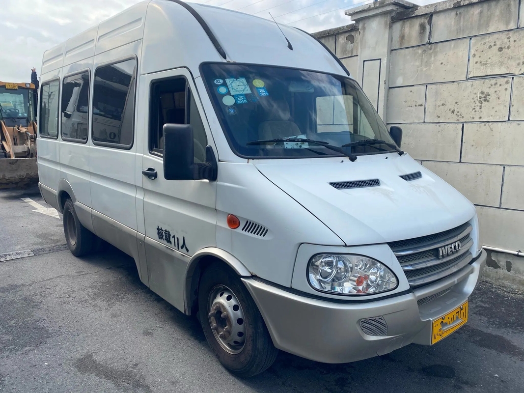 مستعملة ميني فان محرك أمامي 11 مقعدًا أبواب خلفية A / C سقف عالي 140 حصان مستعمل IVECO Minibus NJ6604