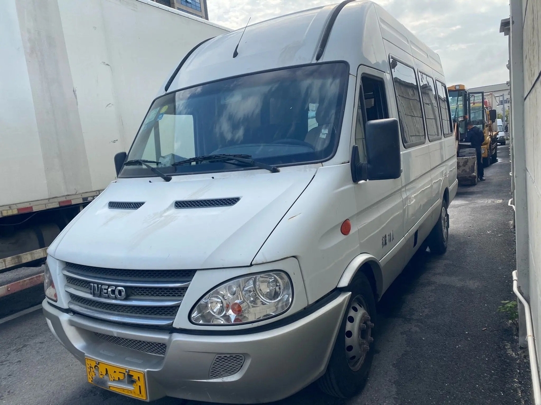 مستعملة ميني فان محرك أمامي 11 مقعدًا أبواب خلفية A / C سقف عالي 140 حصان مستعمل IVECO Minibus NJ6604