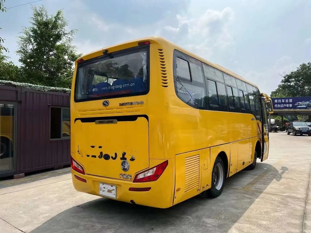 حافلة ركاب مستعملة Yuchai Engine 33 مقعدًا ناقل حركة يدوي A / C نافذة منزلقة اليد الثانية Kinglong Bus XMQ6759