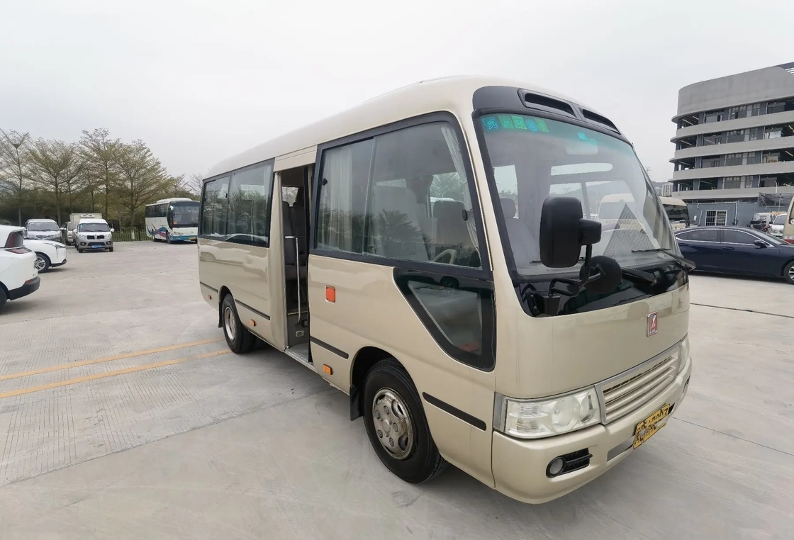حافلة صغيرة يدوية ثانية لون شمبانيا 19 مقعدًا باب محرك أمامي 6 أمتار مستعملة JMC Coaster JX6602