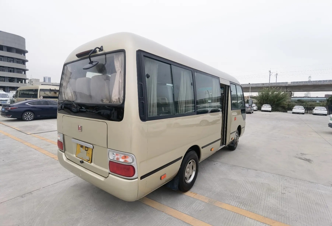 حافلة صغيرة يدوية ثانية لون شمبانيا 19 مقعدًا باب محرك أمامي 6 أمتار مستعملة JMC Coaster JX6602