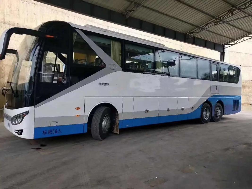 مستعملة حافلة كبيرة مقصورة الأمتعة محرك نادر 375hp 56 مقعدًا A / C حافلة Kinglong مستعملة XMQ6135 LHD / RHD