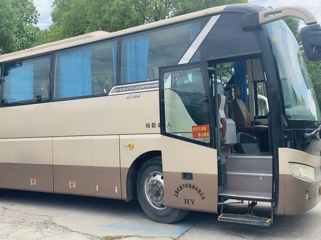 تعليق الوسادة الهوائية لحافلة الركاب المستخدمة 47 مقعدًا Yuchai Engine Single Door 2nd Hand Golden Dragon XML6113