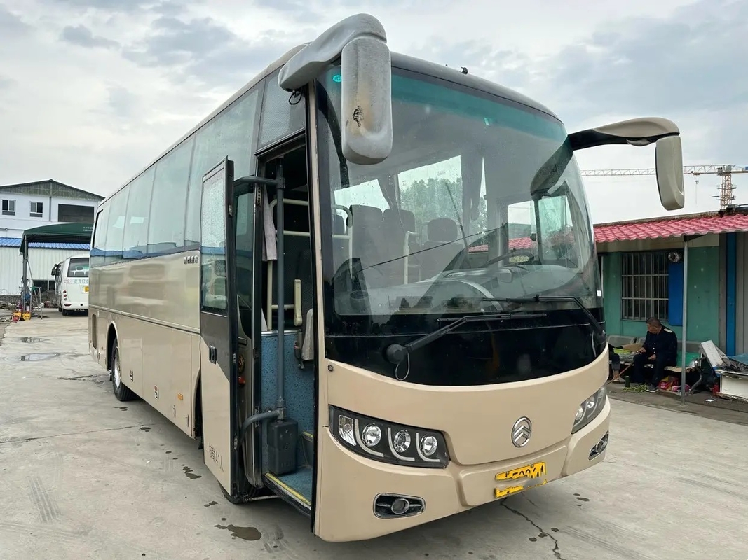 مدربين Rv مستعملون Golden Dragon XML6897 EURO IV 41 مقعدًا محرك اليد اليسرى Yuchai محرك مقصورة الأمتعة