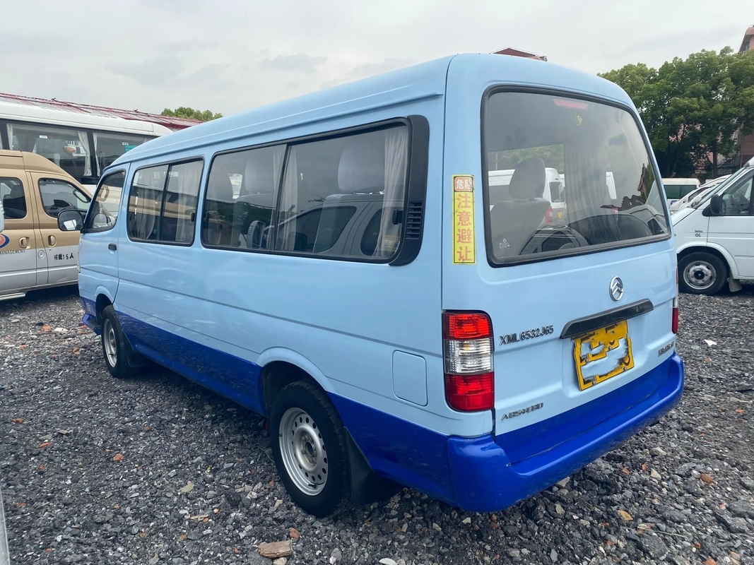 تستخدم 12 مقعدًا ميني باص أبيض وأزرق اللون 11 مقعدًا Golden Dragon Hiace XML6532 Gasoline Engine LHD