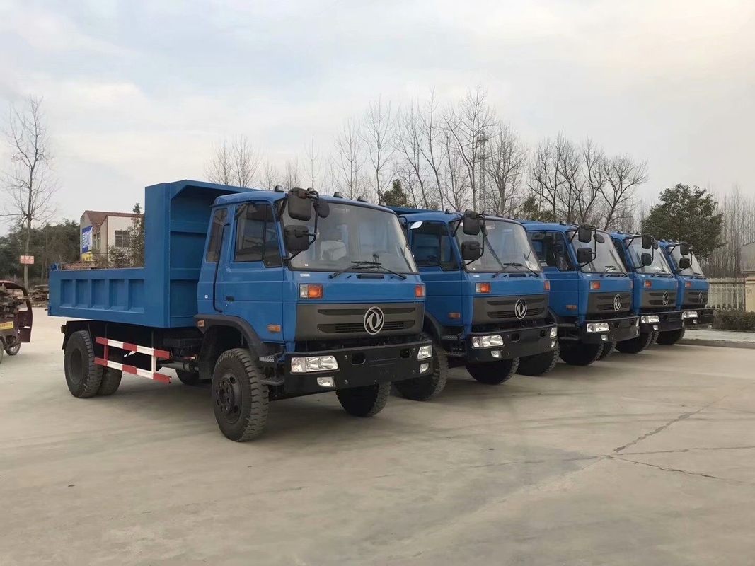 شاحنة قلابة مستعملة شاحنة قلابة ذات لون أزرق فاتح Dongfeng Brand 4 × 2 Drive Model Curbweight 6 Tons RHD