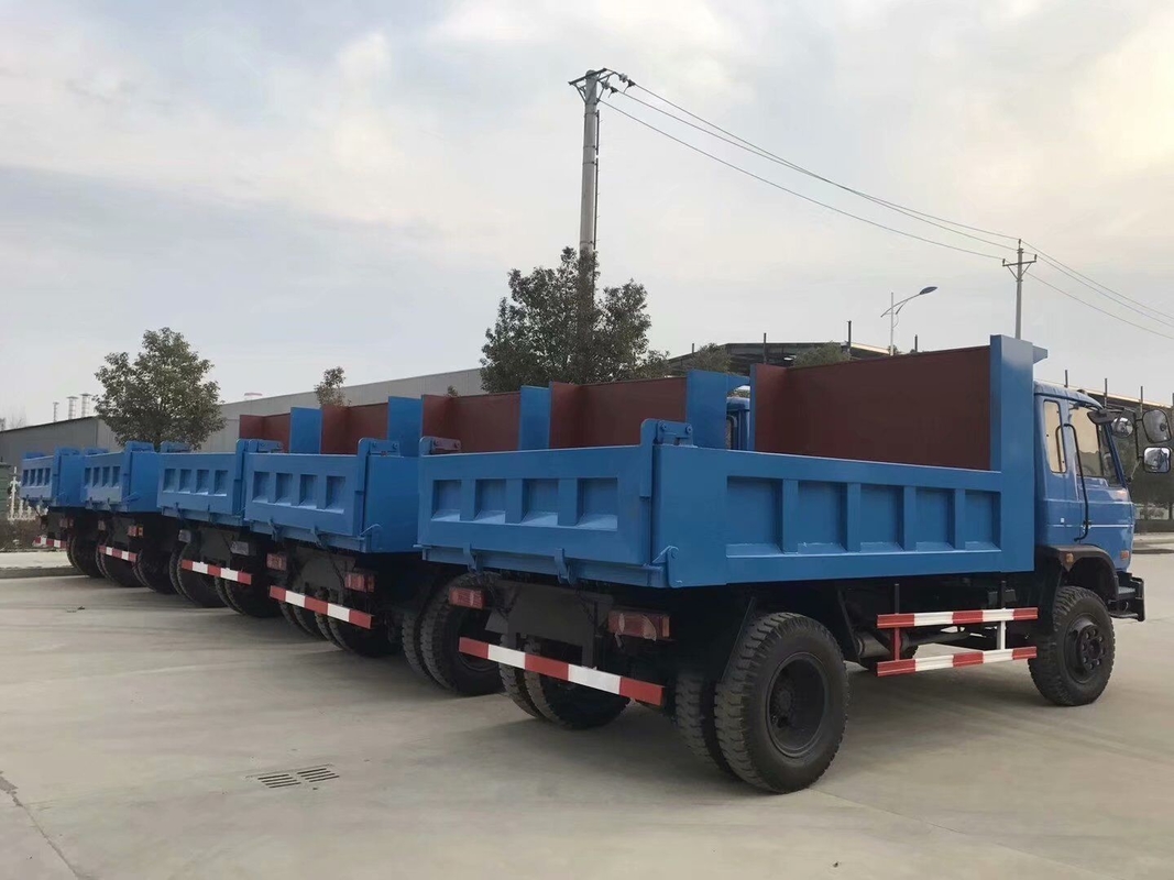 شاحنة قلابة مستعملة شاحنة قلابة ذات لون أزرق فاتح Dongfeng Brand 4 × 2 Drive Model Curbweight 6 Tons RHD