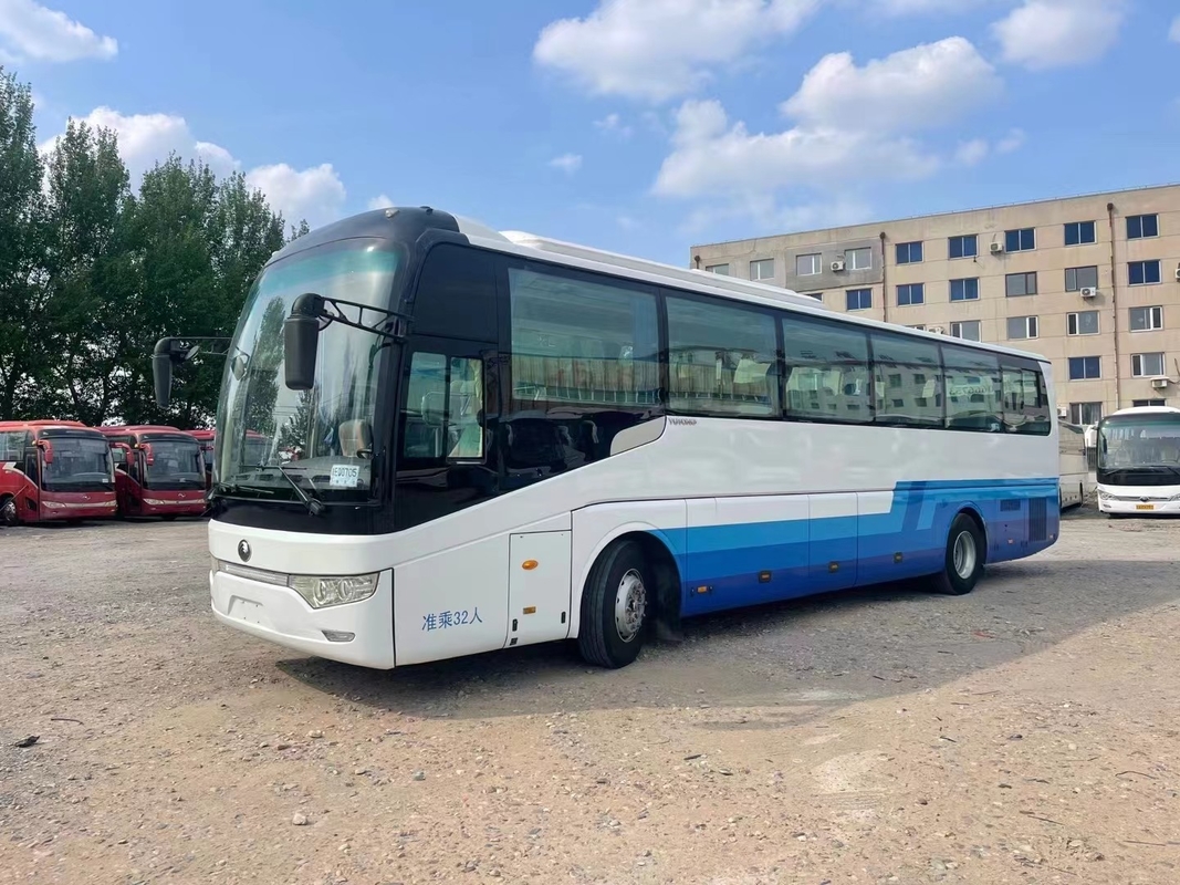 حافلة سفر مستعملة 32 مقعدًا محرك Weichai 336hp رف أمتعة للباب الأوسط LHD / RHD 2nd Hand Yutong Bus ZK6122