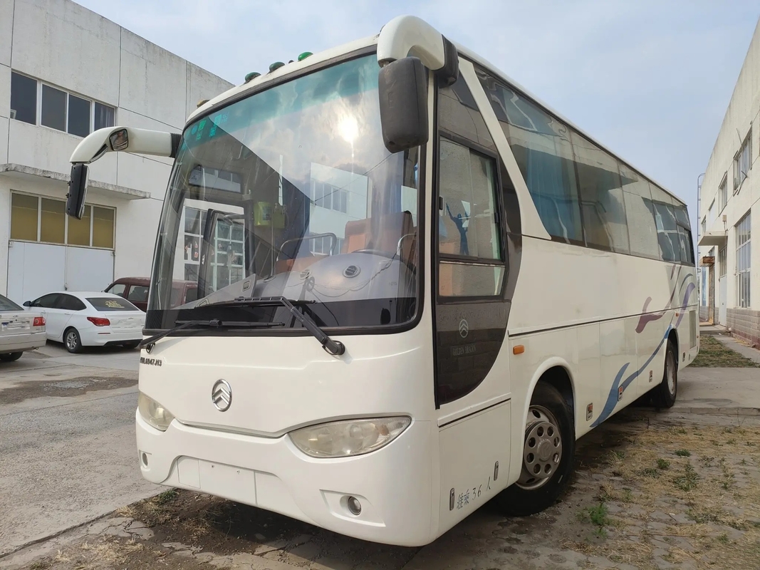 حافلات ديزل مستعملة 36 مقعدًا مكيف هواء جيد الأرضية 2 + 2 مقاعد تخطيط LHD / RHD Golden Dragon XML9647