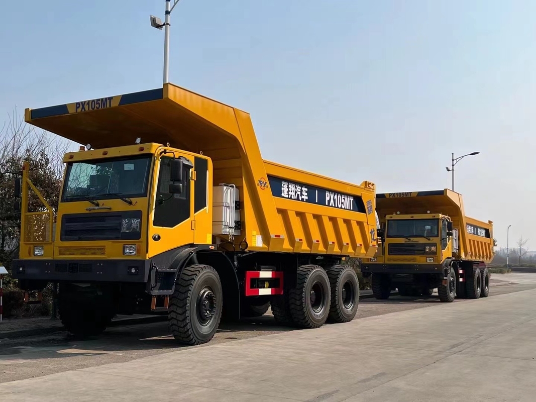 شاحنة قلابة للتعدين PX95 FAST علبة التروس محرك Weichai 530hp 6 × 6 محرك كامل قابل للانعكاس بكابينة إزاحة عريضة للجسم